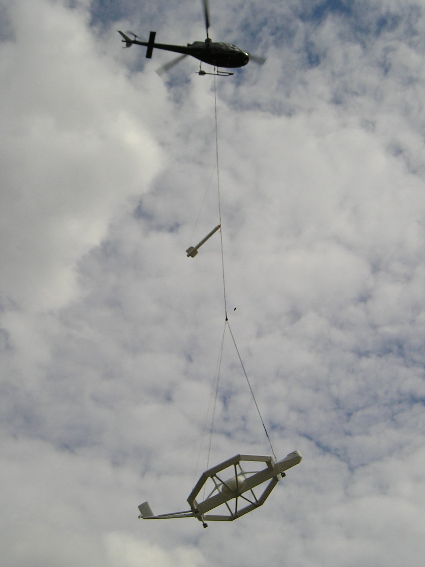Specialized Rope Systems for Airborne Geophysical Surveying 04