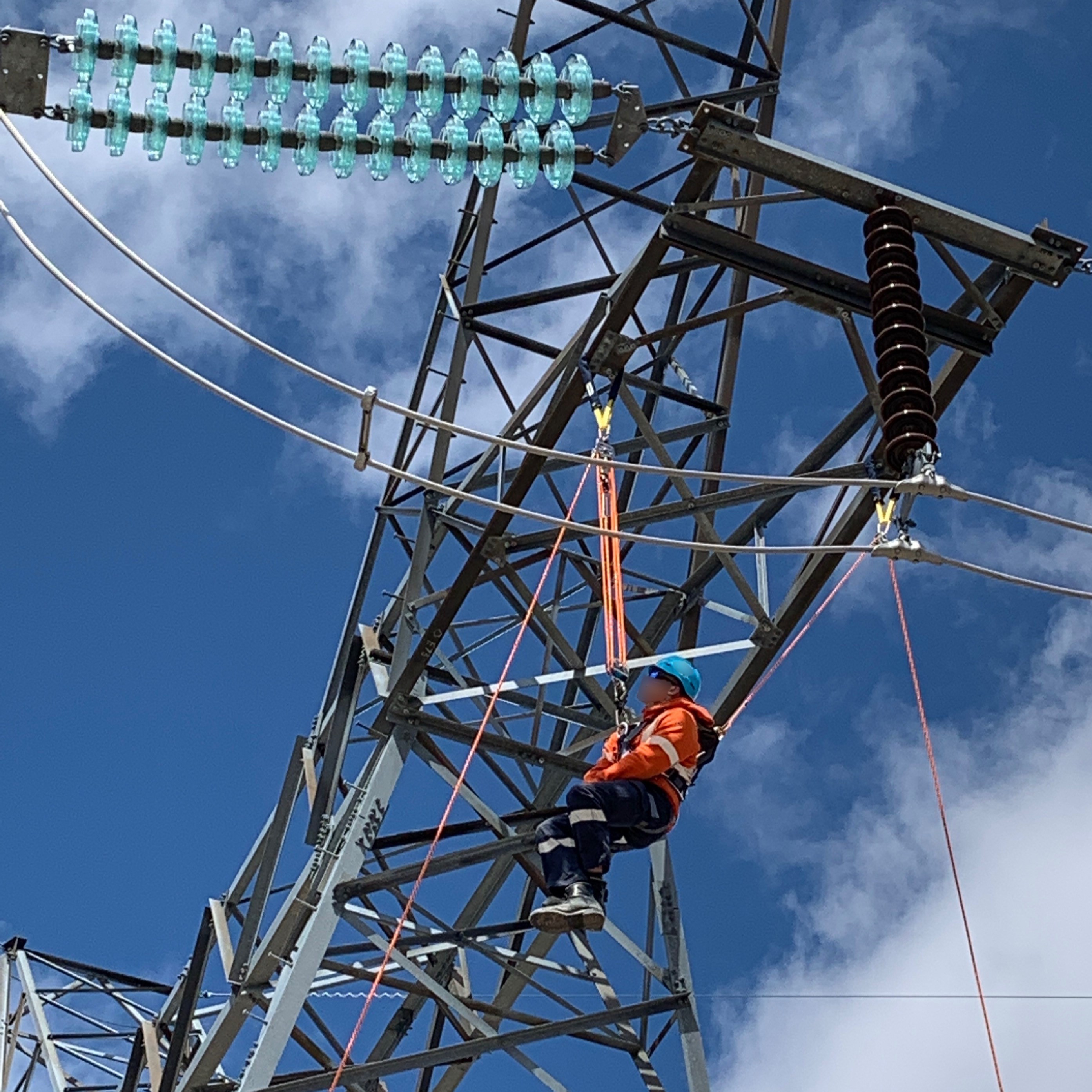 Barehand Access Methods with Dielectric Rope for Transmission Line Maintenance